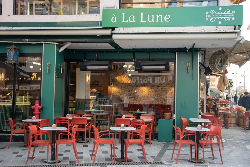 Restoran ve kafe terasında ısıtma sistemi